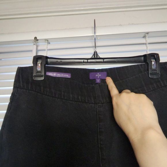 NYDJ Skinny Ankle Pull-On Black Jeans - Picture 4 of 6